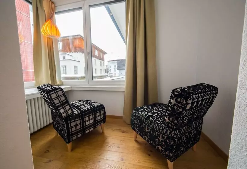 Huoneisto 2 Makuuhuonetta, Home Hotel Arosa