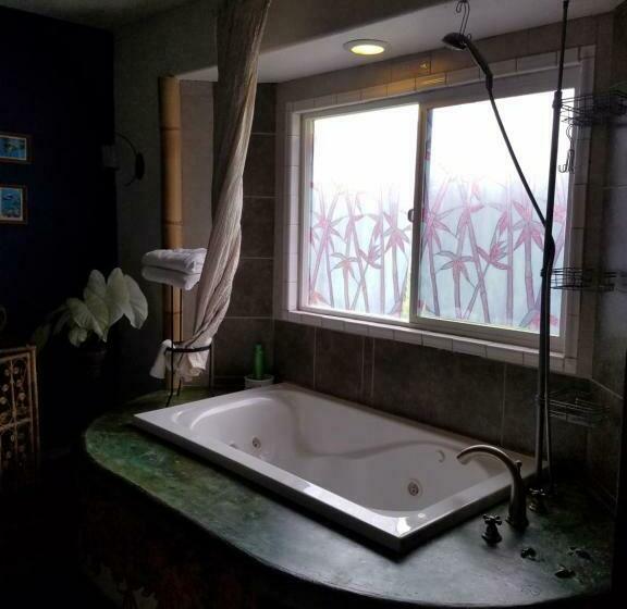 キングサイズベッドのスイートルーム, Aloha Crater Lodge