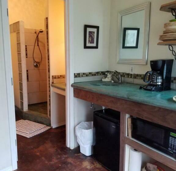 キングサイズベッドのスタンダードルーム, Aloha Crater Lodge