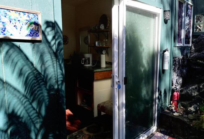 キングサイズベッドのスタンダードルーム, Aloha Crater Lodge