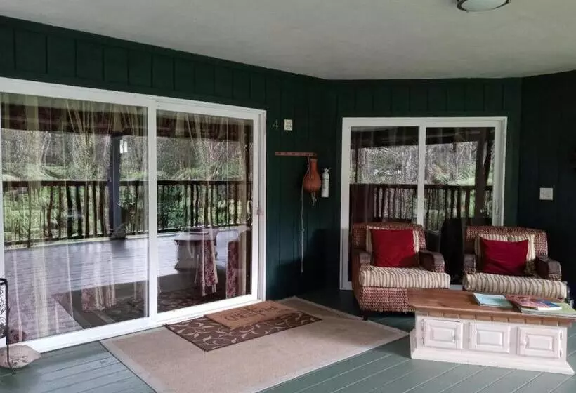 キングサイズベッドのスイートルーム, Aloha Crater Lodge
