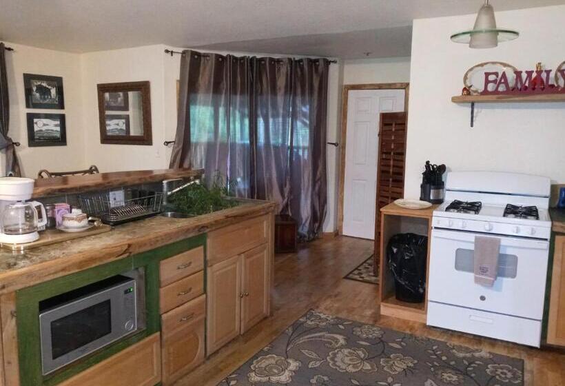 ファミリールーム, Aloha Crater Lodge