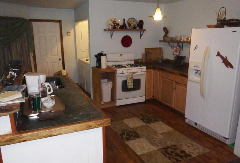 Семейный Номер, Aloha Crater Lodge