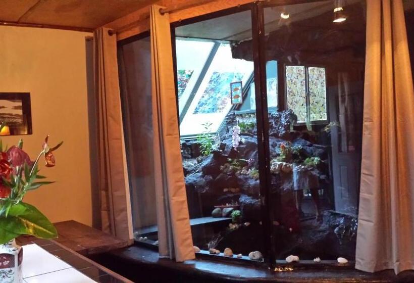 キングサイズベッドのスイートルーム, Aloha Crater Lodge