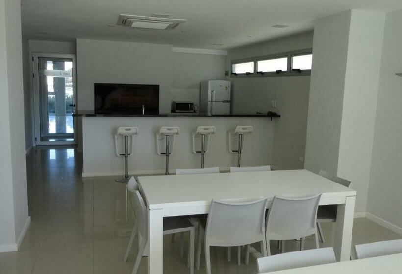 آپارتمان 1 خوابه با چشمانداز استخر, Arenas Del Mar