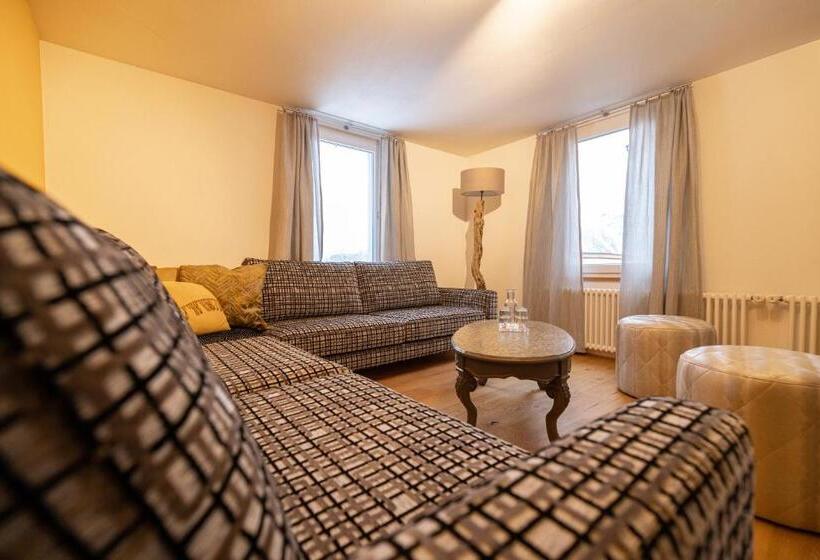 آپارتمان 2 خوابه, Home Hotel Arosa