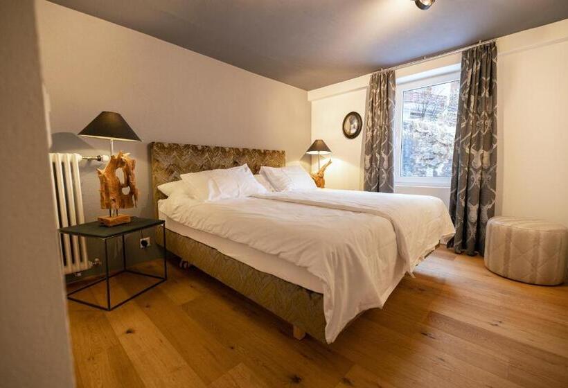 آپارتمان 2 خوابه, Home Hotel Arosa