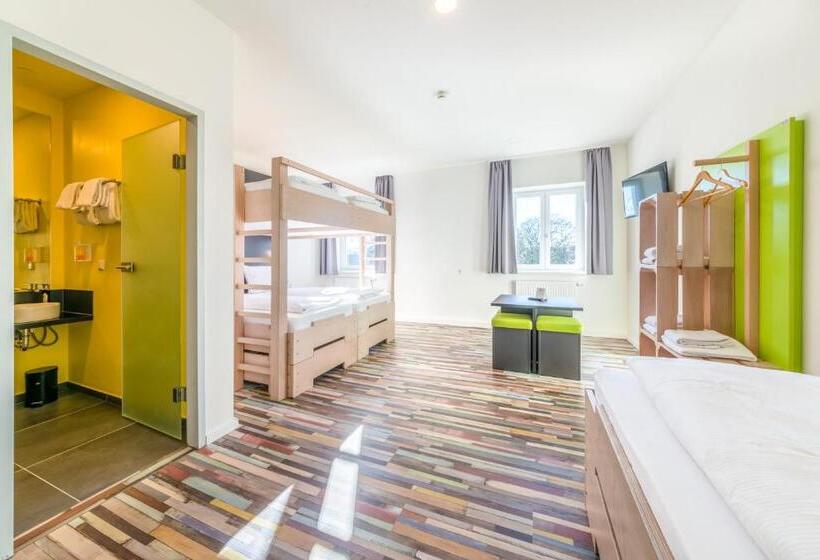 Quarto Quádruplo Standard, Hostel Art & Style