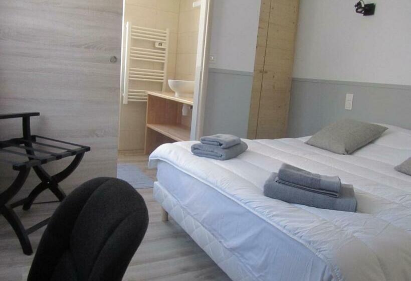 스탠다드 룸, Hôtel Restaurant Le Saint Marc