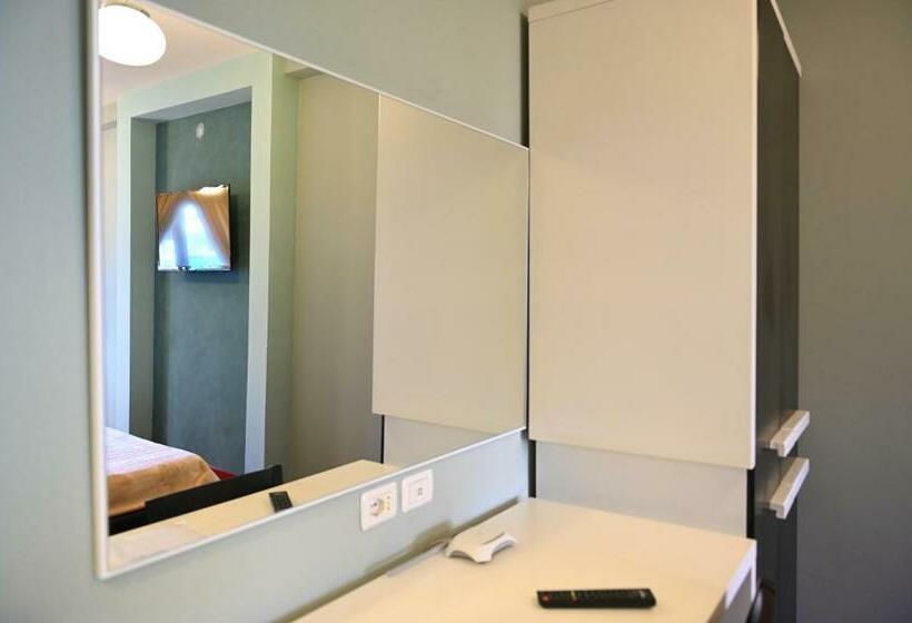 스탠다드 룸, Liss