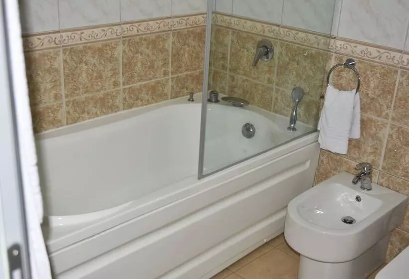 اتاق استاندارد یک نفره, Liss