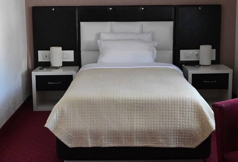 스탠다드 싱글 룸, Liss