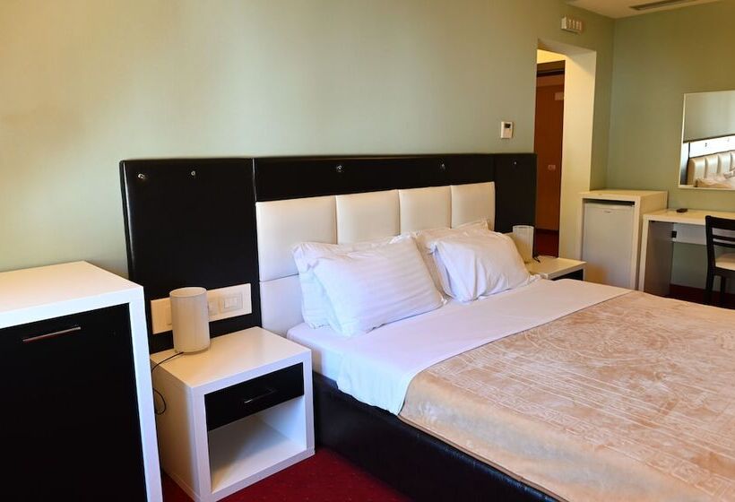 스탠다드 룸, Liss