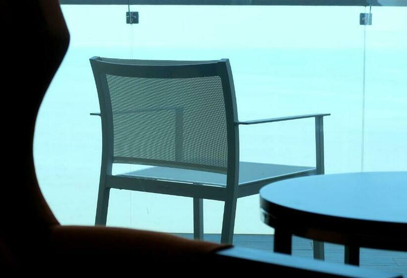 חדר סטנדרט עם מיטת קינג, Sheraton Grand Conakry