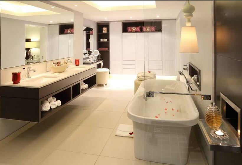 سوئیت با تخت بزرگ, The Manor House At Fancourt