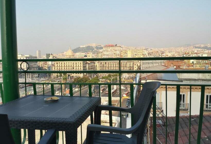 اتاق لوکس سه تخته, Top Floor Rentrooms Napoli