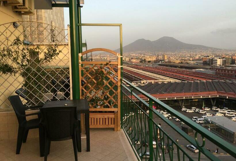 اتاق لوکس سه تخته, Top Floor Rentrooms Napoli