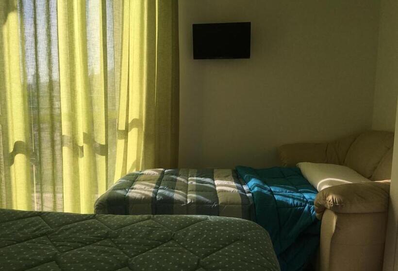 اتاق لوکس سه تخته, Top Floor Rentrooms Napoli