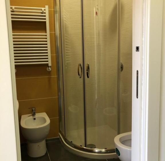 تختخواب در اتاق مشترک, Top Floor Rentrooms Napoli