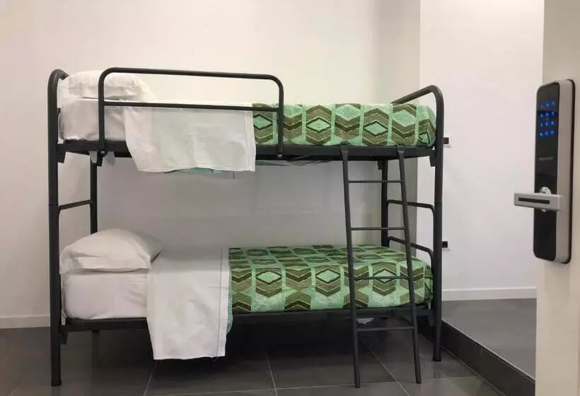 تختخواب در اتاق مشترک, Top Floor Rentrooms Napoli