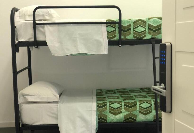 تختخواب در اتاق مشترک, Top Floor Rentrooms Napoli