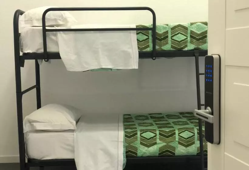 تختخواب در اتاق مشترک, Top Floor Rentrooms Napoli