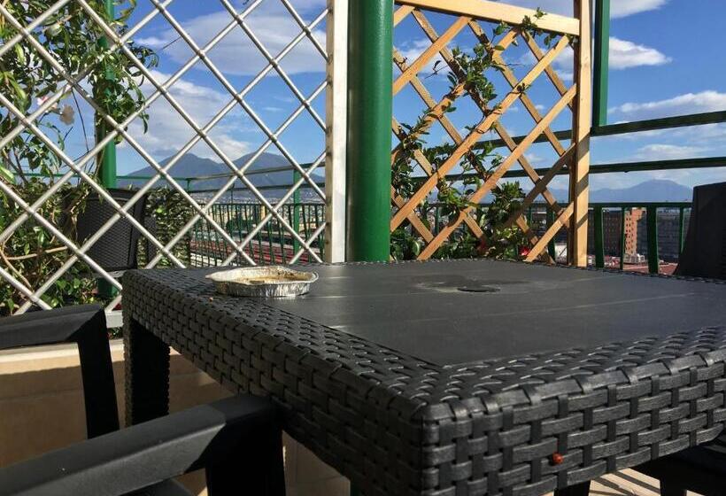 اتاق سوپریور با تخت بزرگ, Top Floor Rentrooms Napoli