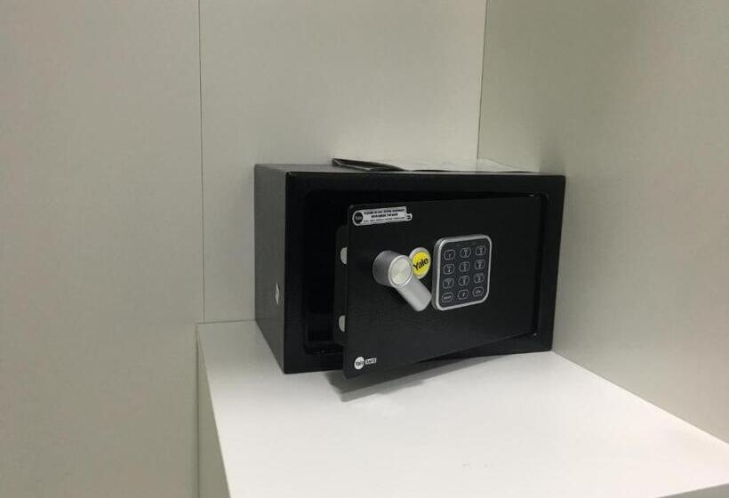 اتاق سوپریور با تخت بزرگ, Top Floor Rentrooms Napoli