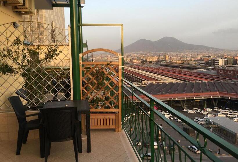 اتاق سوپریور با تخت بزرگ, Top Floor Rentrooms Napoli