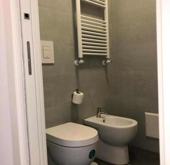 اتاق سوپریور با تخت بزرگ, Top Floor Rentrooms Napoli