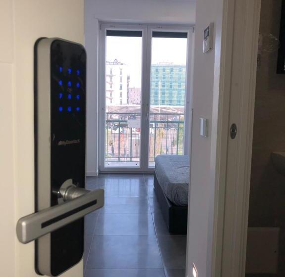 اتاق سوپریور با تخت بزرگ, Top Floor Rentrooms Napoli