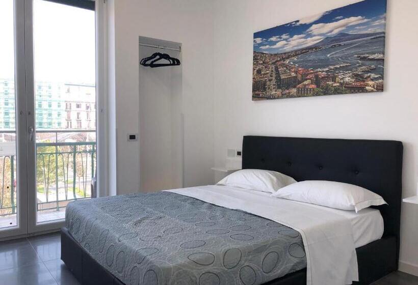 اتاق سوپریور با تخت بزرگ, Top Floor Rentrooms Napoli