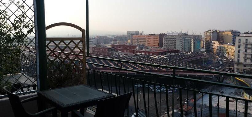 اتاق سوپریور با تخت بزرگ, Top Floor Rentrooms Napoli