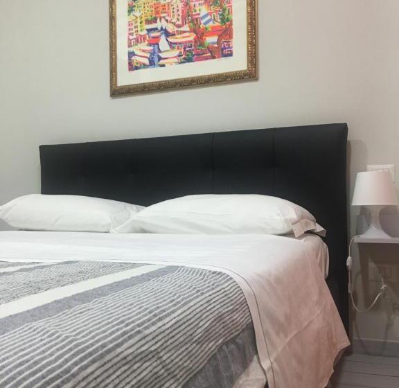 اتاق سوپریور با تخت بزرگ, Top Floor Rentrooms Napoli