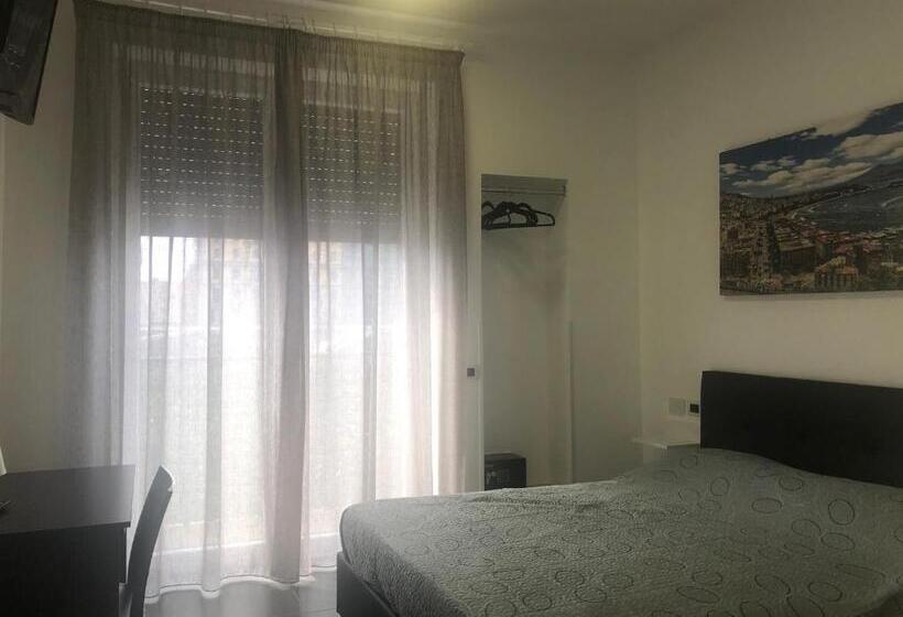 اتاق سوپریور با تخت بزرگ, Top Floor Rentrooms Napoli