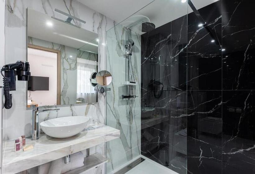 수피리어 룸, Brit Hotel Privilège Paris Rosny Sous Bois