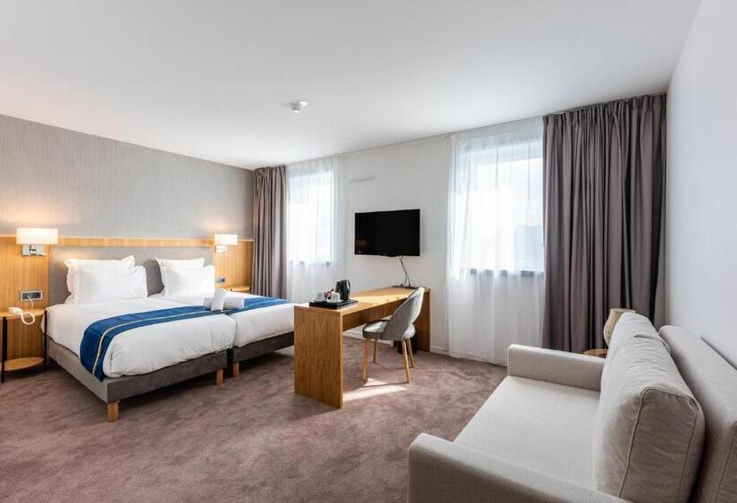 디럭스 스위트, Brit Hotel Privilège Paris Rosny Sous Bois