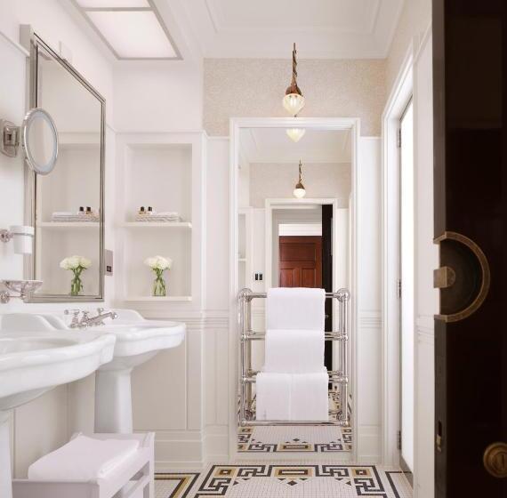 Номер Стандарт, At Sloane