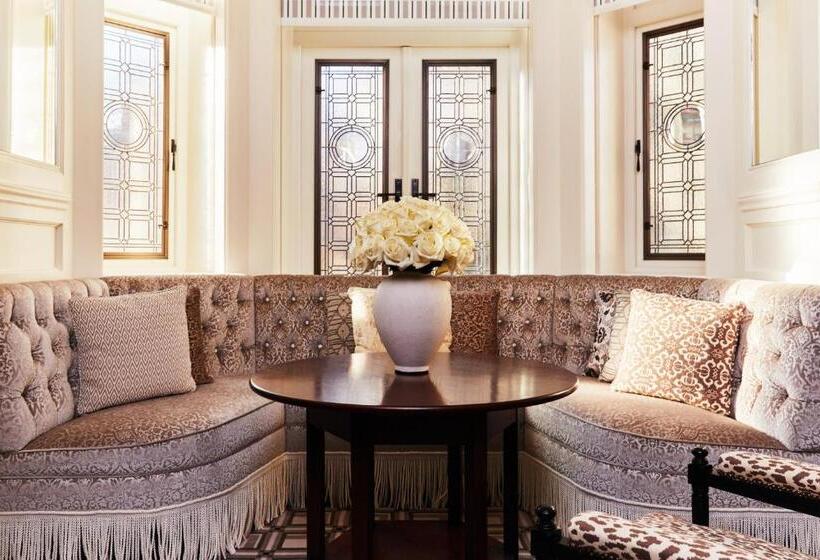 Люкс Кровать Кинг, At Sloane