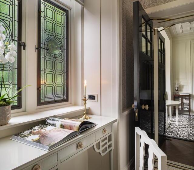 Номер Стандарт, At Sloane