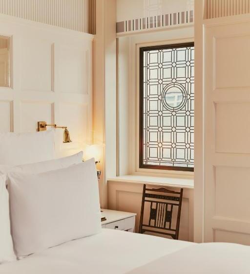 Номер Basic, At Sloane