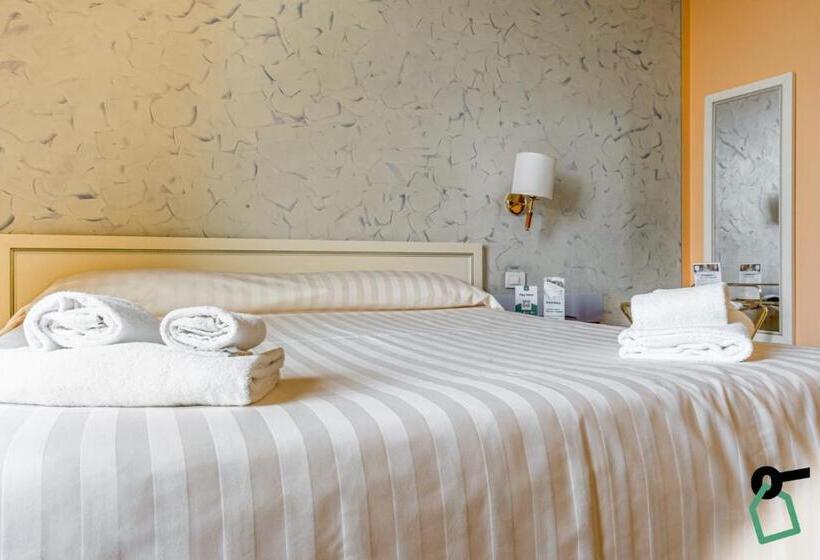 バルコニー付きデラックスルーム, Hotiday Hotel Verbania