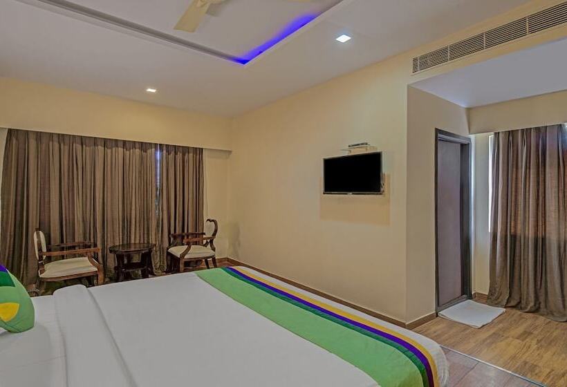 디럭스 룸, Treebo Alankar Inn