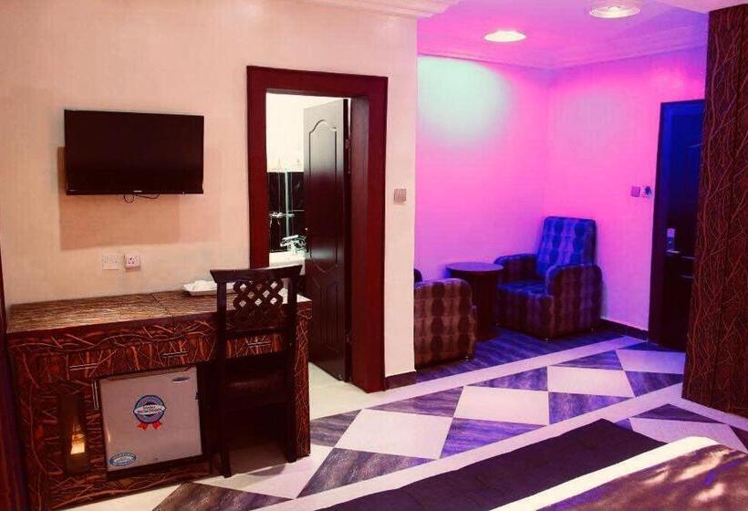 اتاق سوپریور با تخت بزرگ, E Suites Hotel, Abuja
