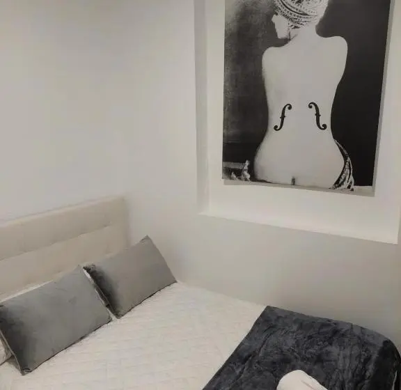 اتاق استاندارد یک نفره, Habitación Cerca Centro De Madrid