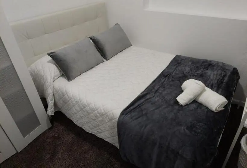 اتاق استاندارد یک نفره, Habitación Cerca Centro De Madrid