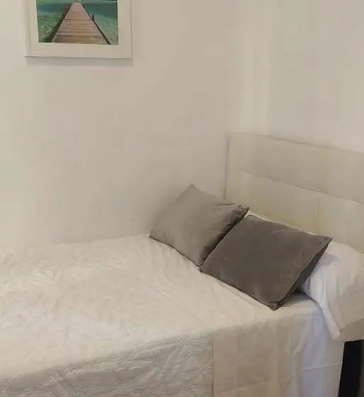 اتاق استاندارد یک تخته با بالکن, Habitación Cerca Centro De Madrid
