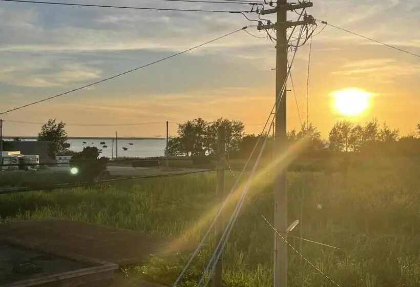Triple Room Sea View, 交流型ゲストハウス伊良部ジャーニーインirabu Joureny Inn#毎日みんなで夕食会#ゲストさんは20 30代が中心#海徒歩1分#空港車で5分#本格フィンランドサウナ付き#海と星と夕日が見える