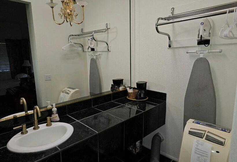 جناح ديلوكس, Alhatti Christian Resort