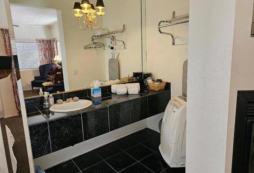 غرفة ديلوكس مطلة على الجبل, Alhatti Christian Resort